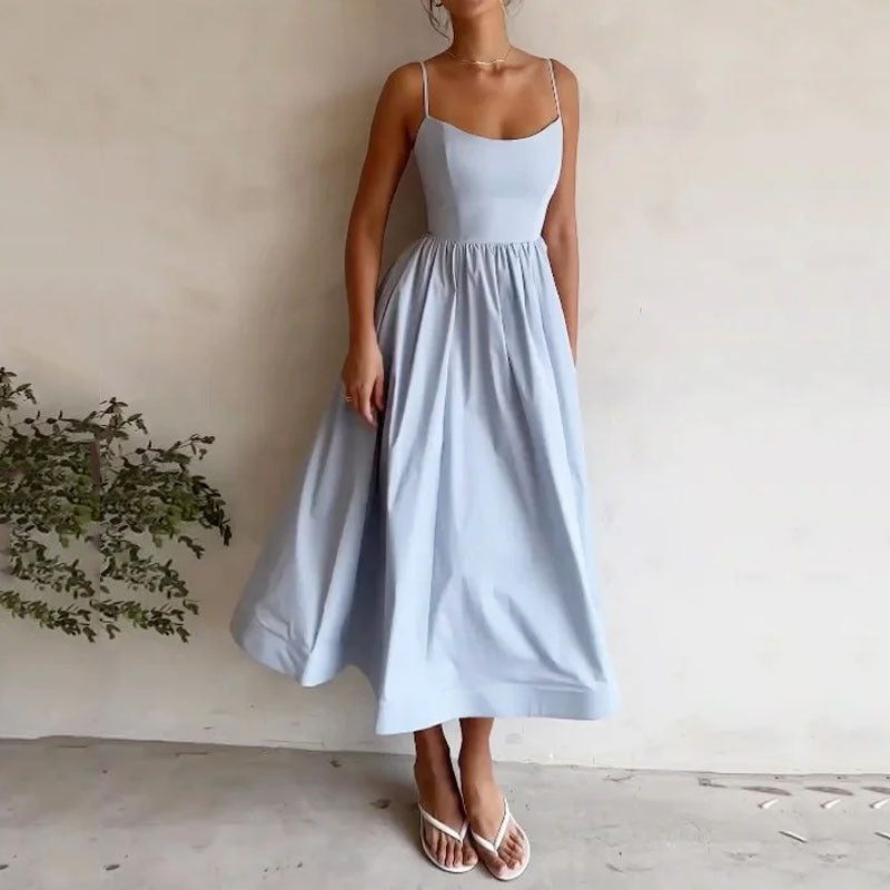Robe Unie à Bretelles. Fraîche, Douce et Sexy