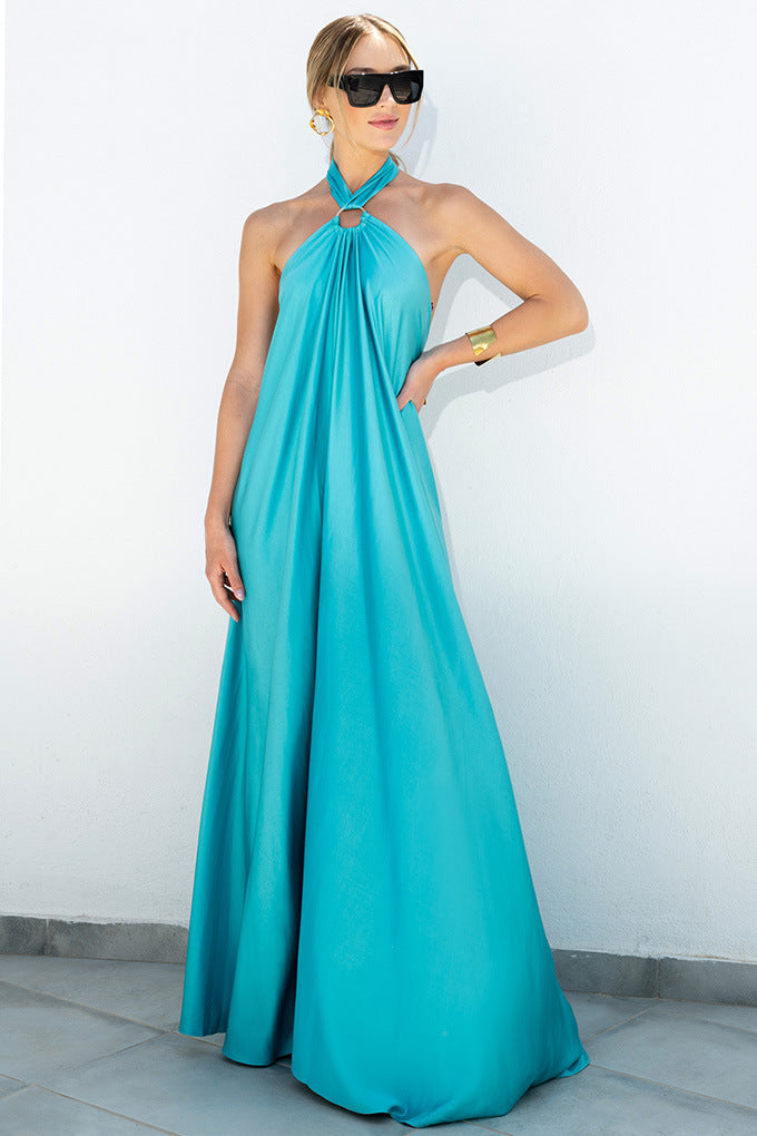 Robe longue dos nu en satin style élégant