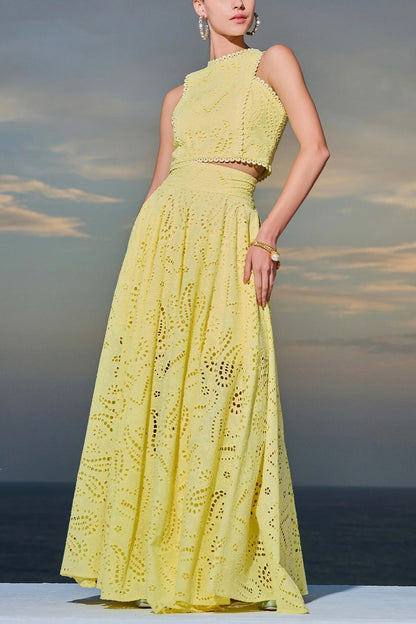 Robe d’été sans manches en dentelle élégante