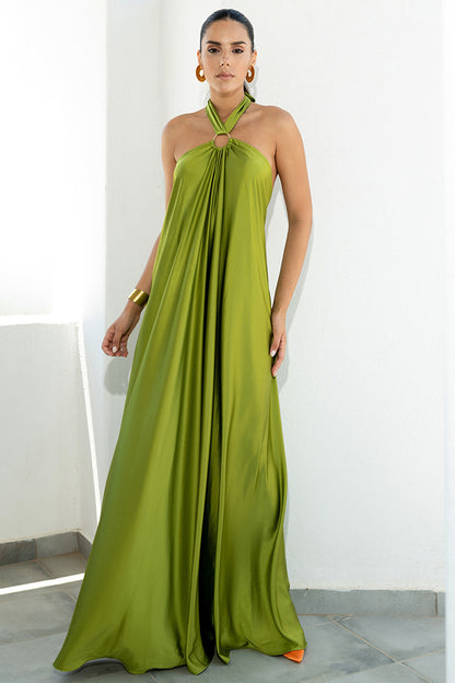 Robe longue dos nu en satin style élégant