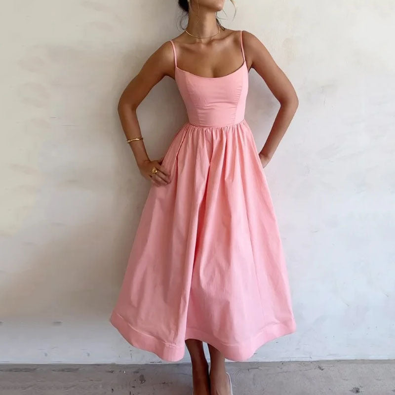 Robe Unie à Bretelles. Fraîche, Douce et Sexy